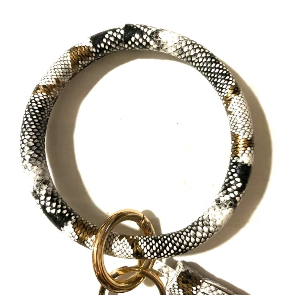 NWOT Reptile Bangle Wristlet - Picture 4 of 6